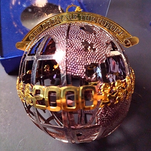 2000 Wallace Silversmiths Millennium Christmas Ornament Children Are The Future - Picture 3 of 8